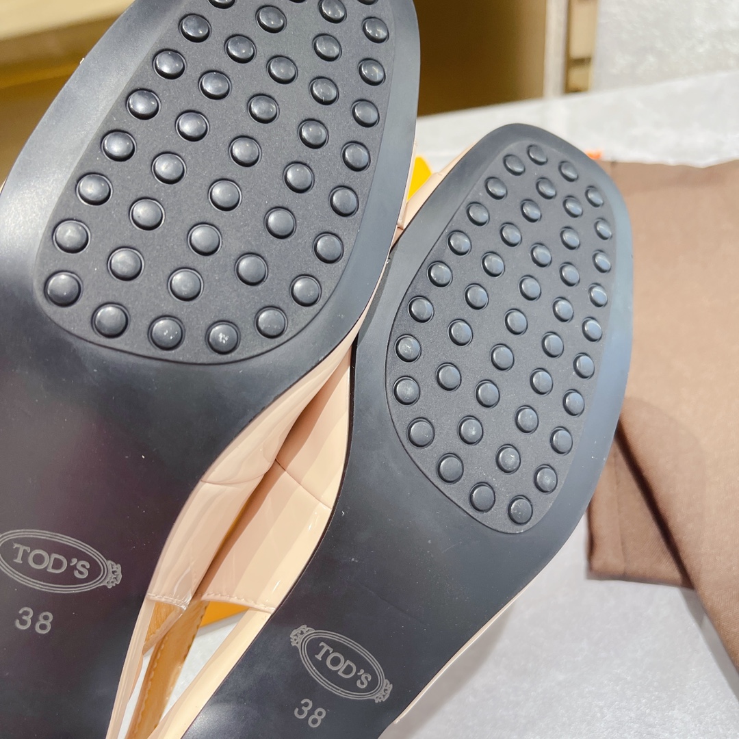 Tods’ Potato-Spirited Commuting Shoes: Stylish, Comfortable, and Versatile - 图片 6
