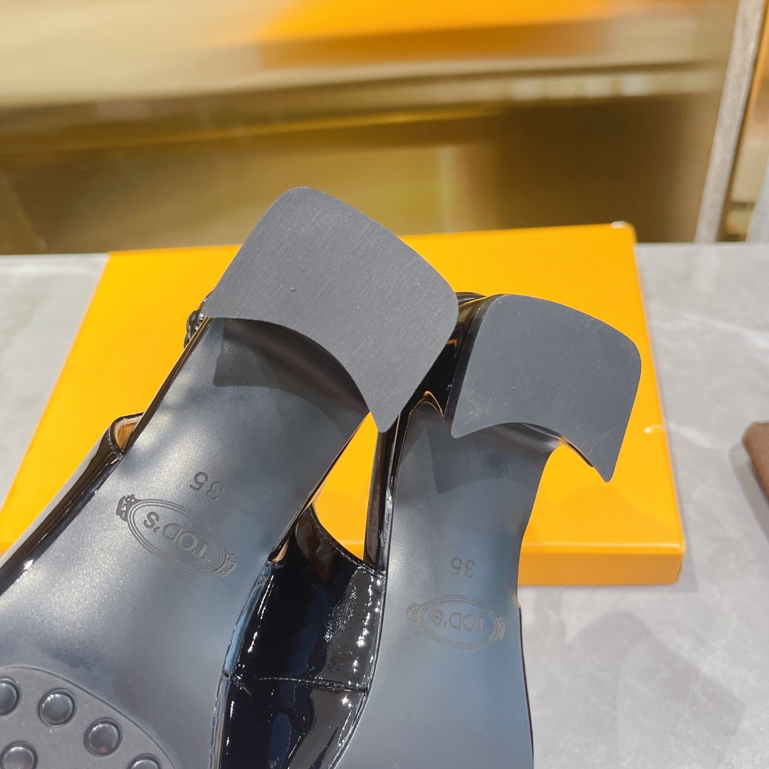 Tods’ Potato-Spirited Commuting Shoes: Superb, Cozy, and Elegant Cosmopolitan Styles - 图片 5