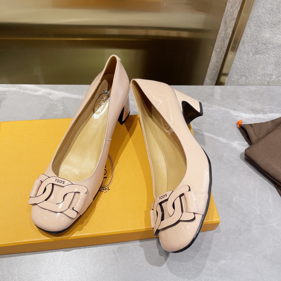Tods’ Latest Cosmopolitan Styles: Superb Commuting Soles for Daily Elegance and Comfort - 图片 3