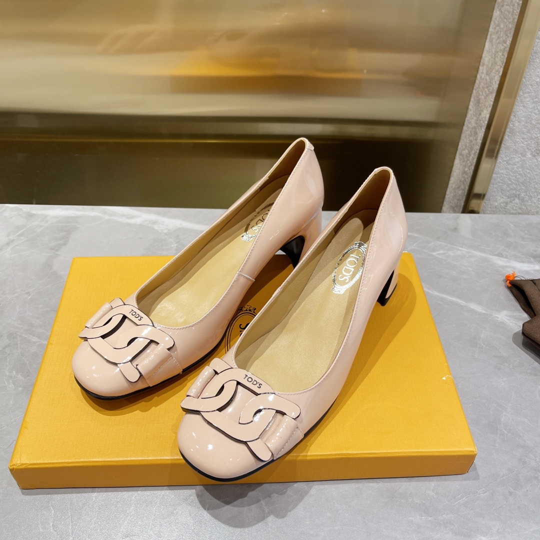 Tods’ Latest Cosmopolitan Styles: Superb Commuting Soles for Daily Elegance and Comfort - 图片 2