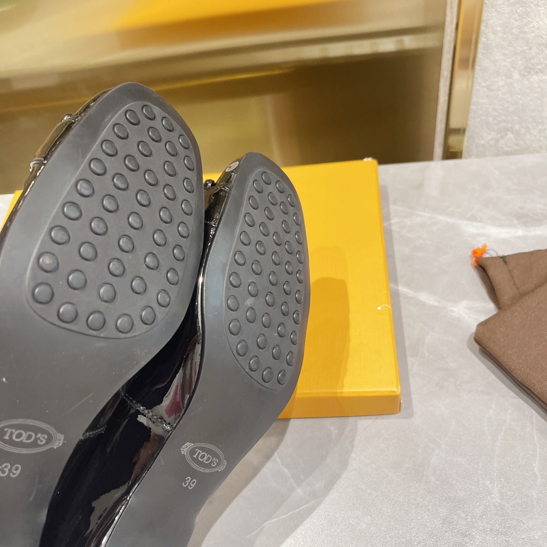 Stylish Tods’ Commuter Shoes: Superb, Cozy, Elegant, Must-Have Cosmopolitan Styles - 图片 6
