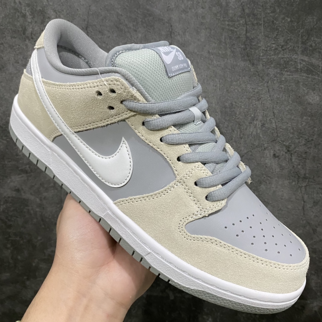 图片[3]-Top版本Dunk SB北极狐 原鞋开发 原材料打造无色差 全鞋电脑针车 品控质检清洁度到位 细节随意对比 所有材料均用最好 无需鼓吹 👊🏻 货号：AR0778-110 尺码：36 36.5 37.5 38 38.5 39 40 40.5 41 42 42.5 43 44 44.5 45 46-选品中心