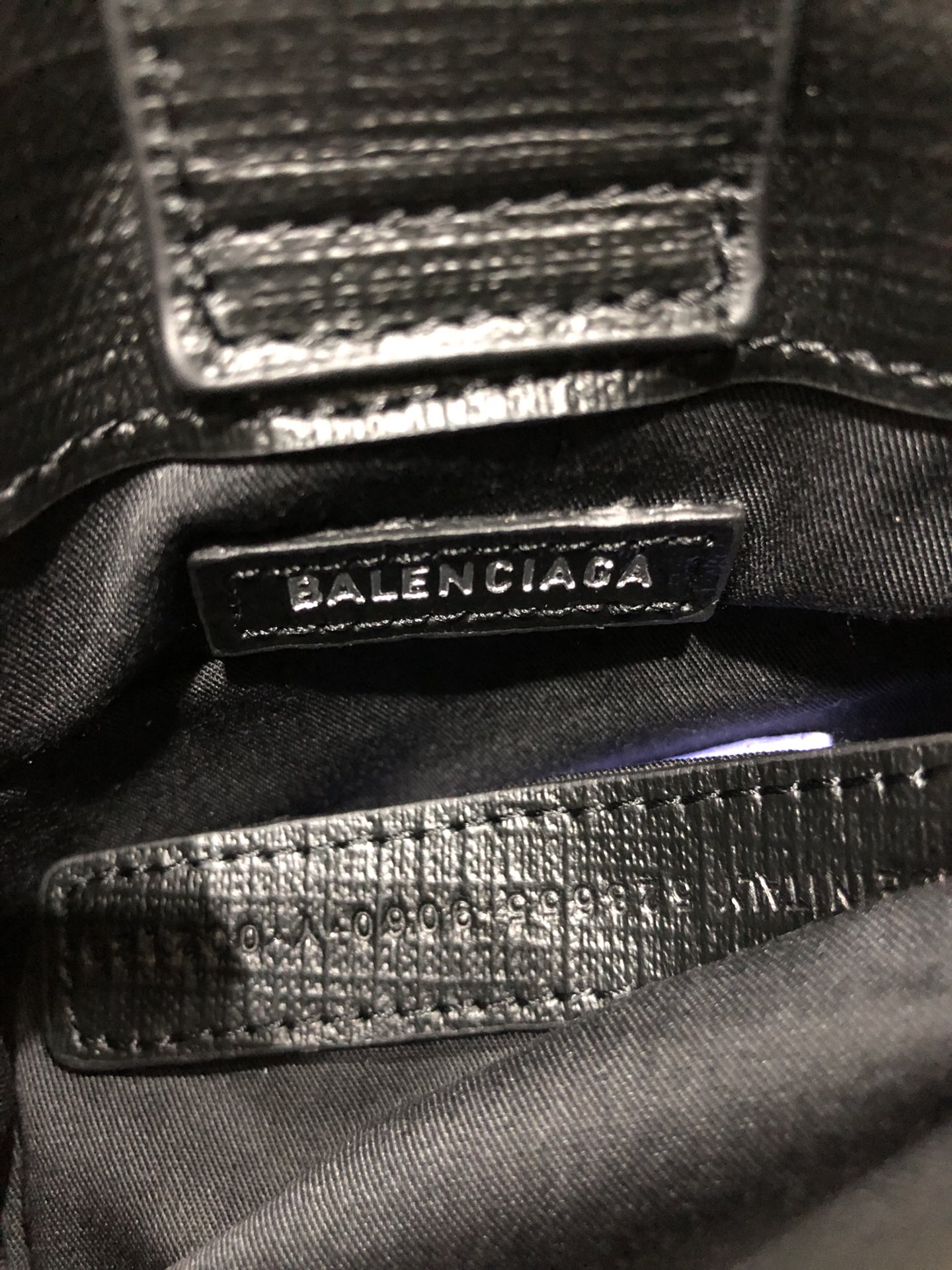 Balenciaga Style Leather Tote Bag style reference detail image 8 from source 776218