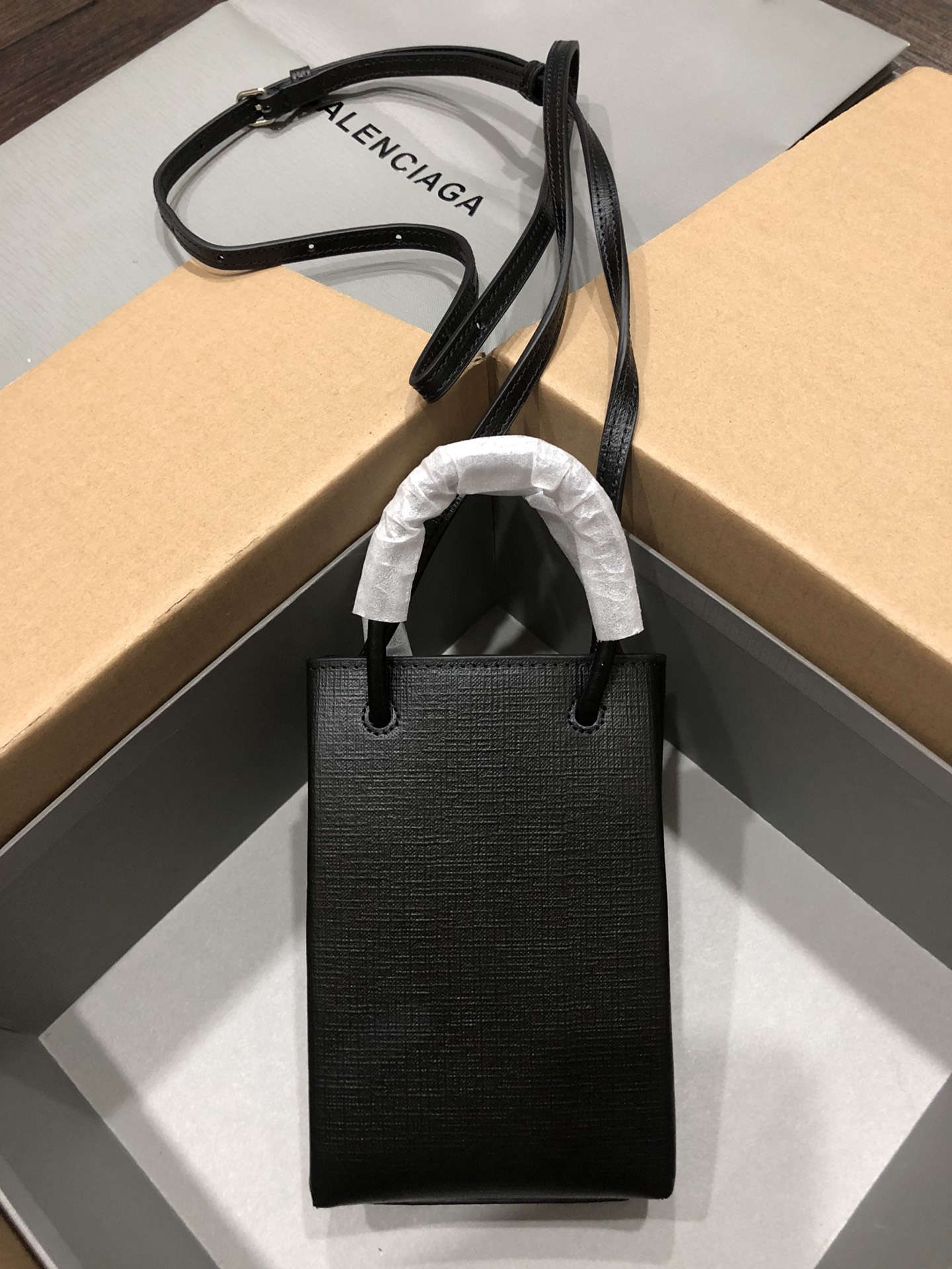 Balenciaga Style Leather Tote Bag style reference detail image 5 from source 776218