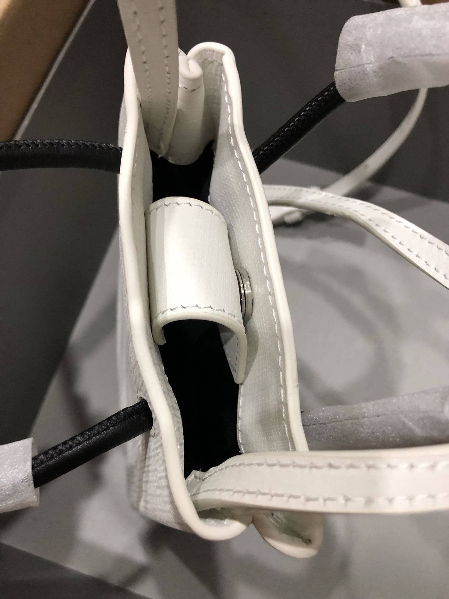 Balenciaga Style Leather Tote Bag style reference detail image 6 from source 776220