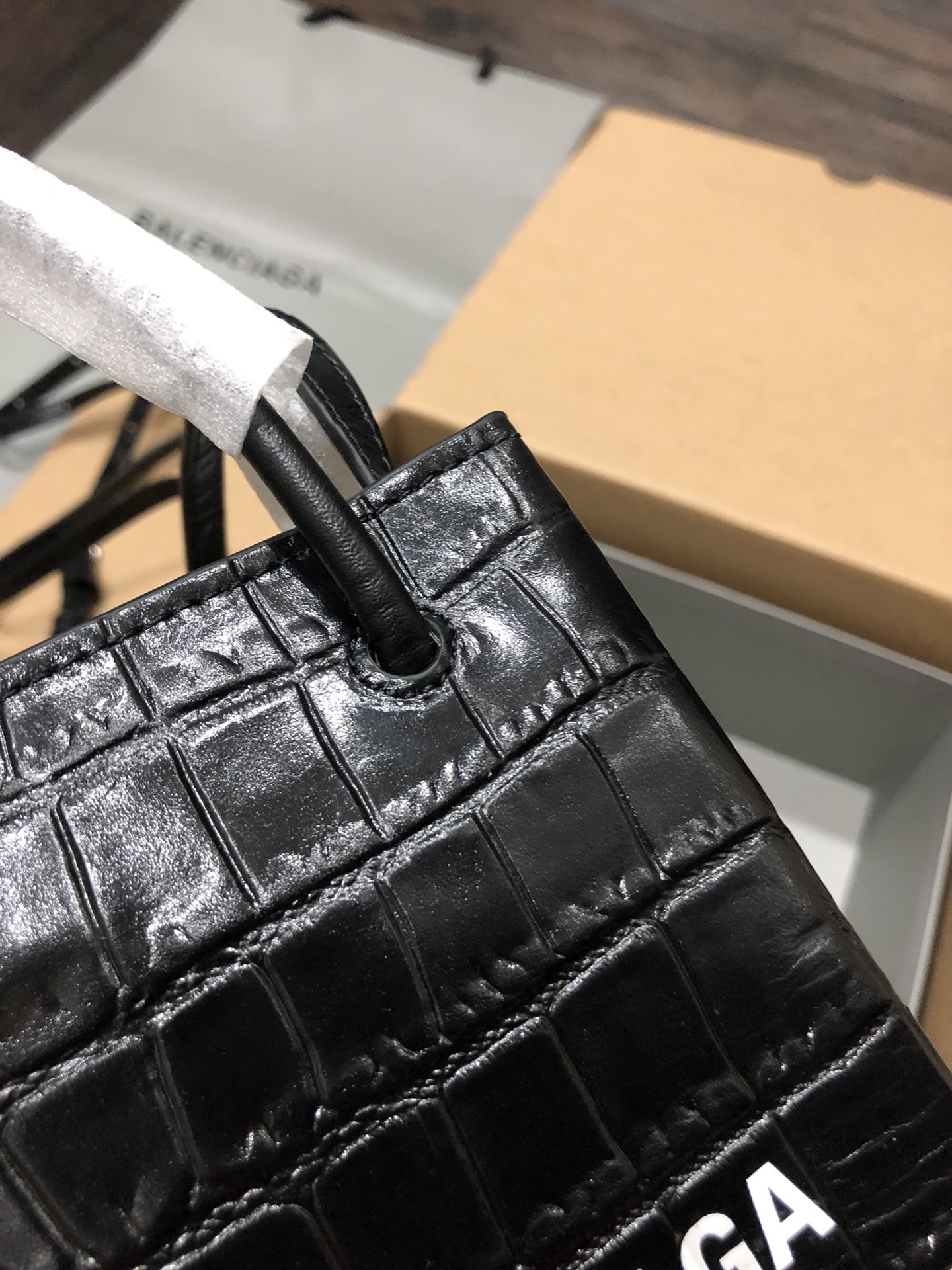 Balenciaga Style Leather Tote Bag style reference detail image 4 from source 776221