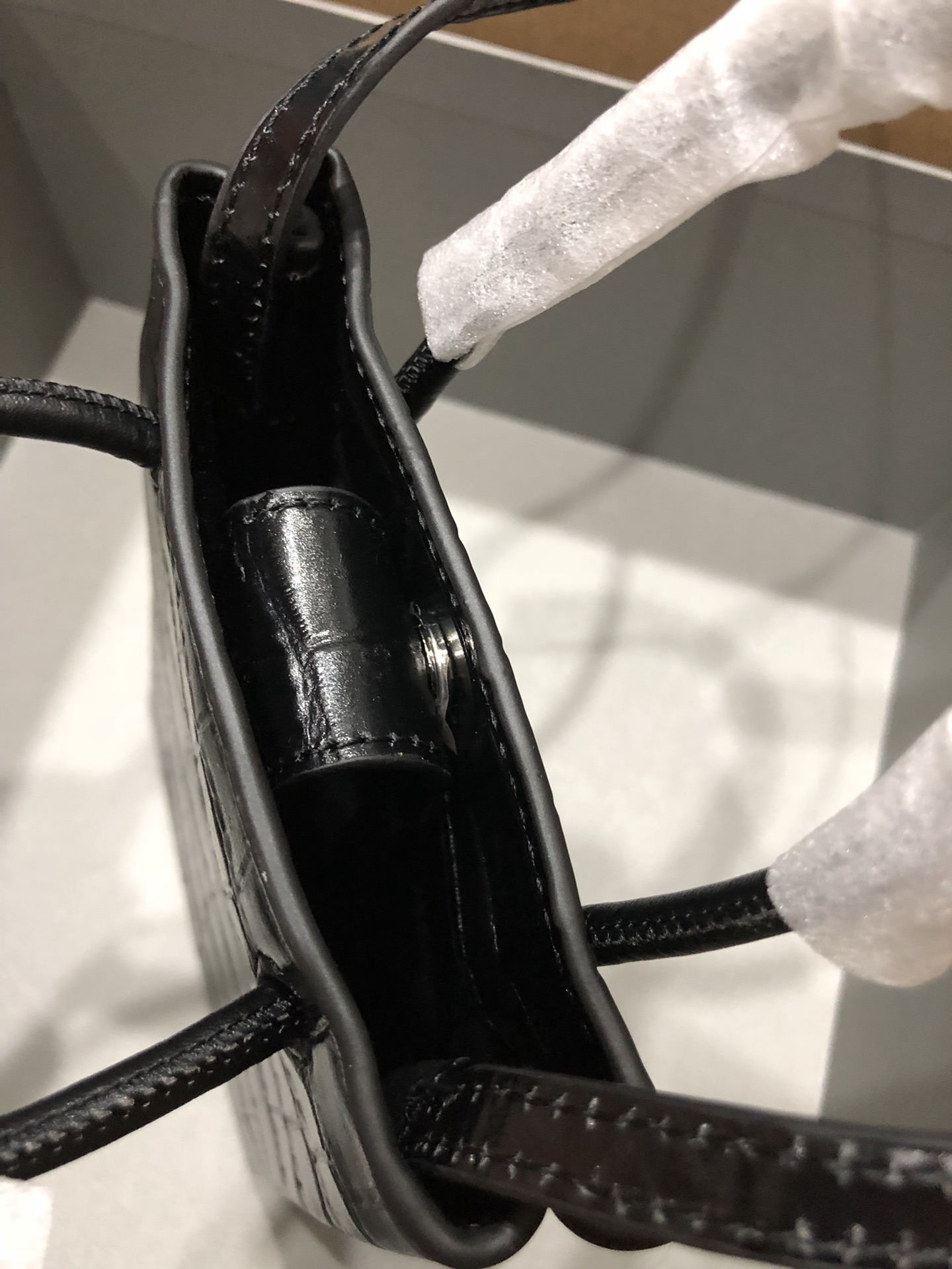 Balenciaga Style Leather Tote Bag style reference detail image 7 from source 776221
