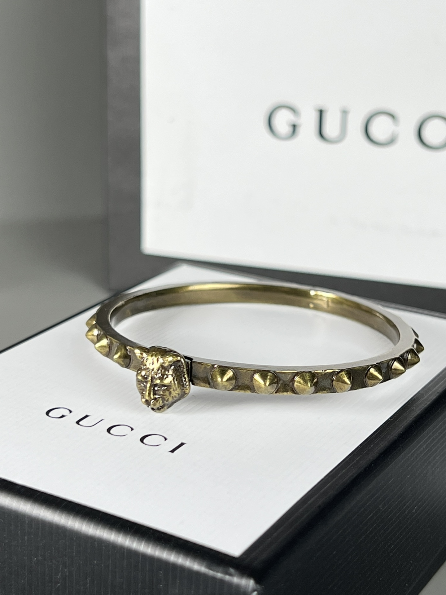  YHSZ075。Gucci 豹头 铆钉手镯，非常朋克风、复古色做旧工艺，适🈴️叠戴，中性风格