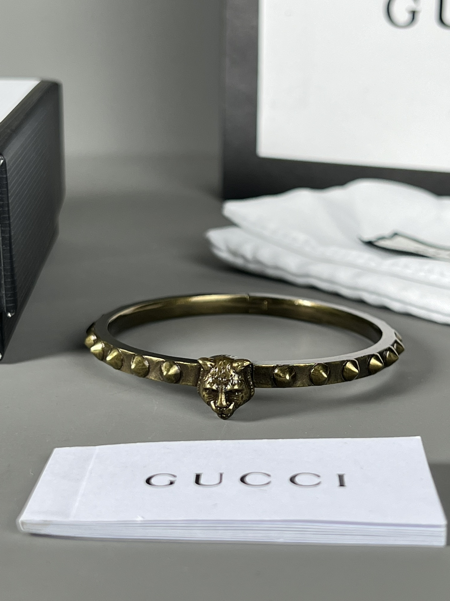 YHSZ075。Gucci 豹头 铆钉手镯，非常朋克风、复古色做旧工艺，适🈴️叠戴，中性风格
