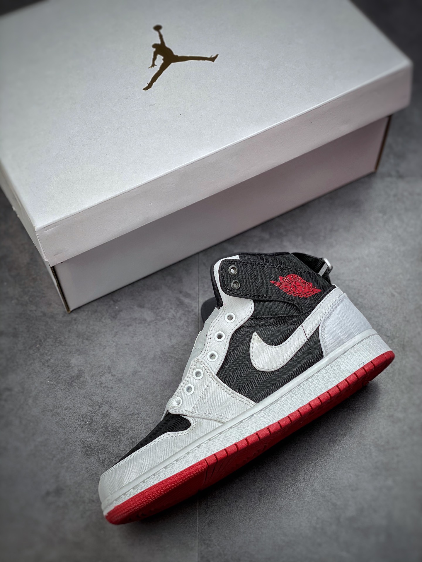 260 Air Jordan 1 Mid 白黑红 市面唯一正确版本 DD9338-016