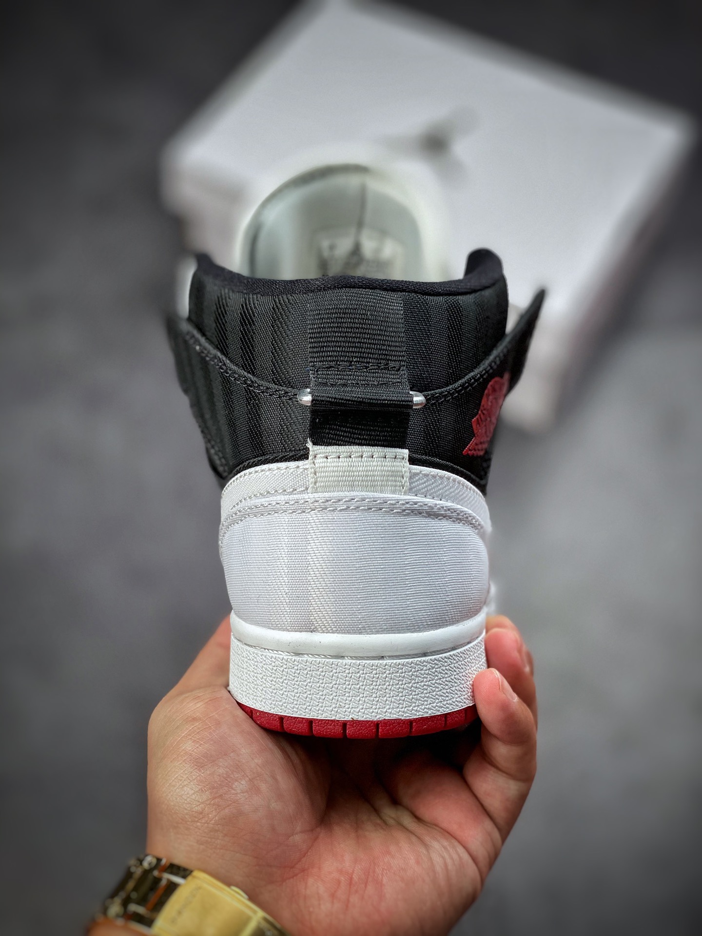 260 Air Jordan 1 Mid 白黑红 市面唯一正确版本 DD9338-016