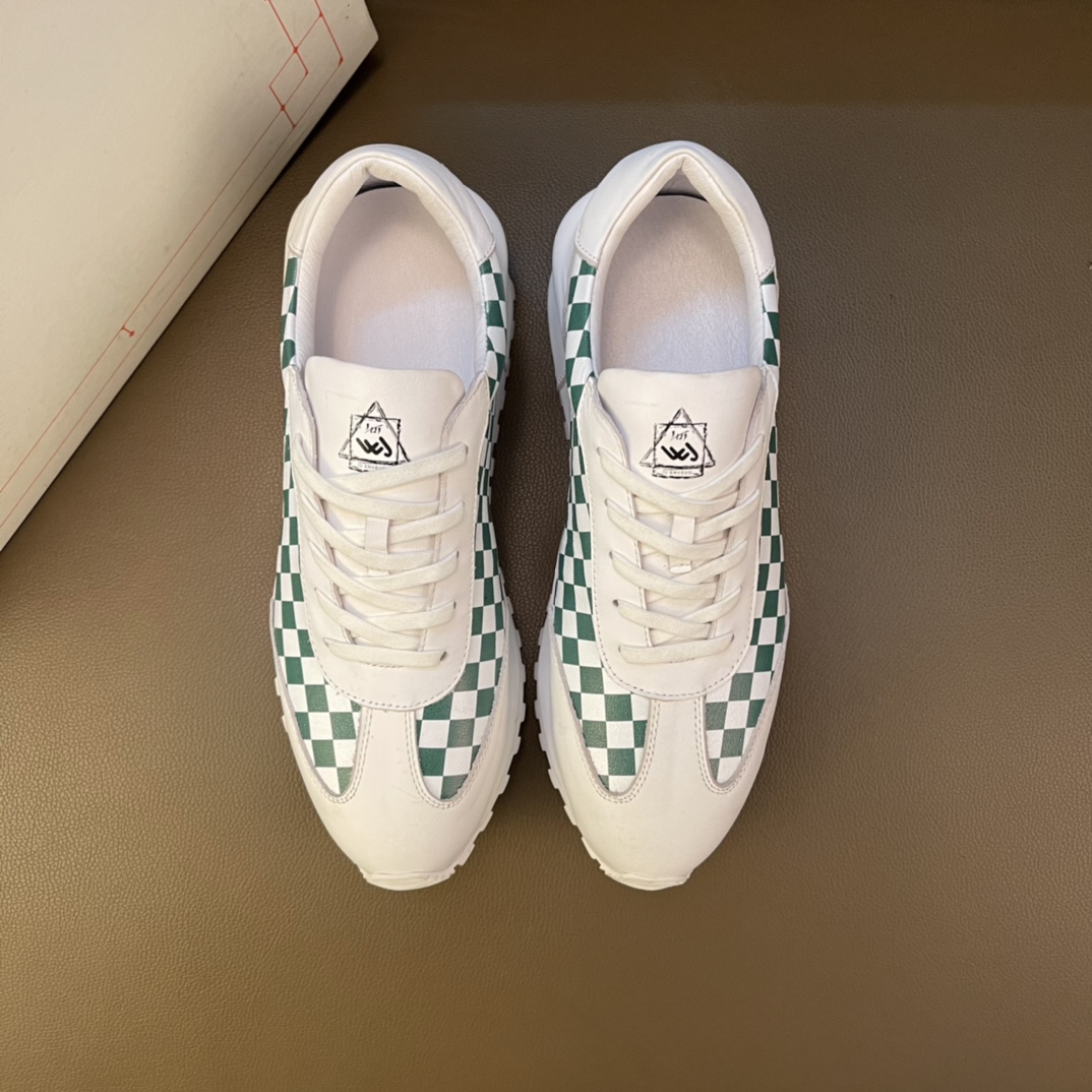 J0  高品质欧美大师设计简洁高档大气，专柜品质值得信赖，面料进口顶级牛皮 。😍 牛皮内里🐑 做工精细，专柜原版大底，上脚舒适百搭，潮男乐福专属定制，小 麦昆 Alexander McQueen  适合司机户外行车🚗 休闲鞋系列之首 男鞋