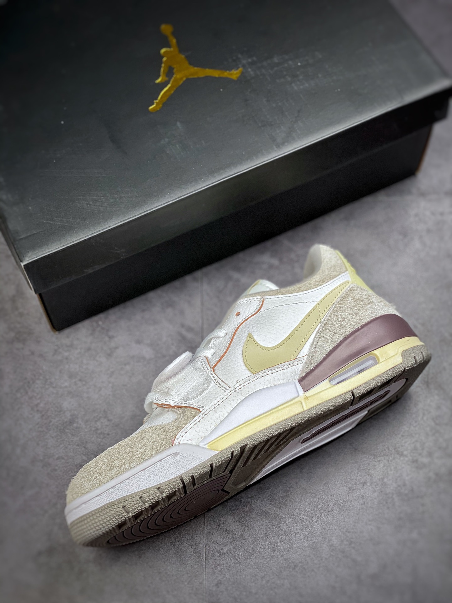 200 Air Jordan Legacy 312 米白灰 有着交错结合的设计DH3434-110