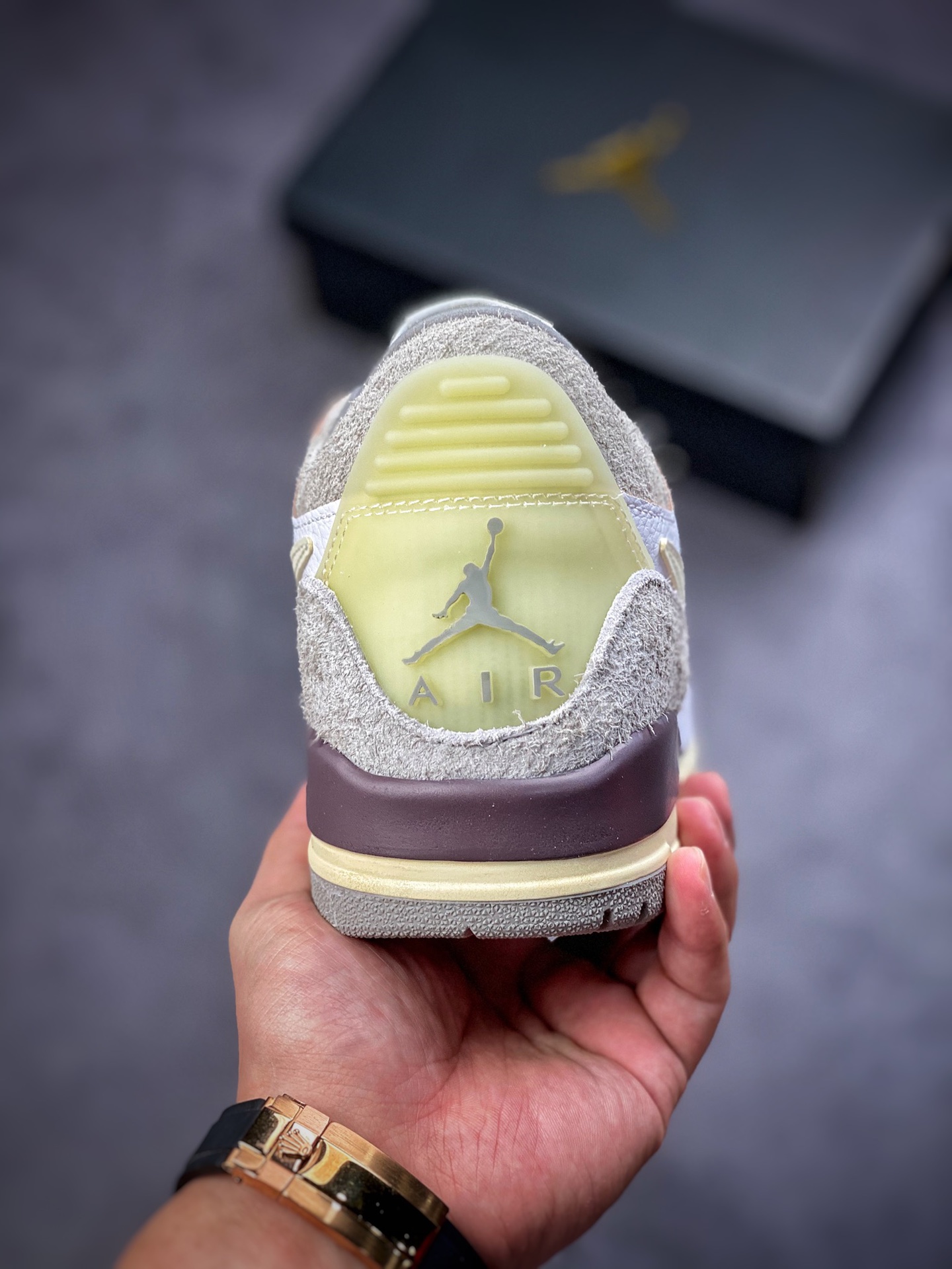 200 Air Jordan Legacy 312 米白灰 有着交错结合的设计DH3434-110