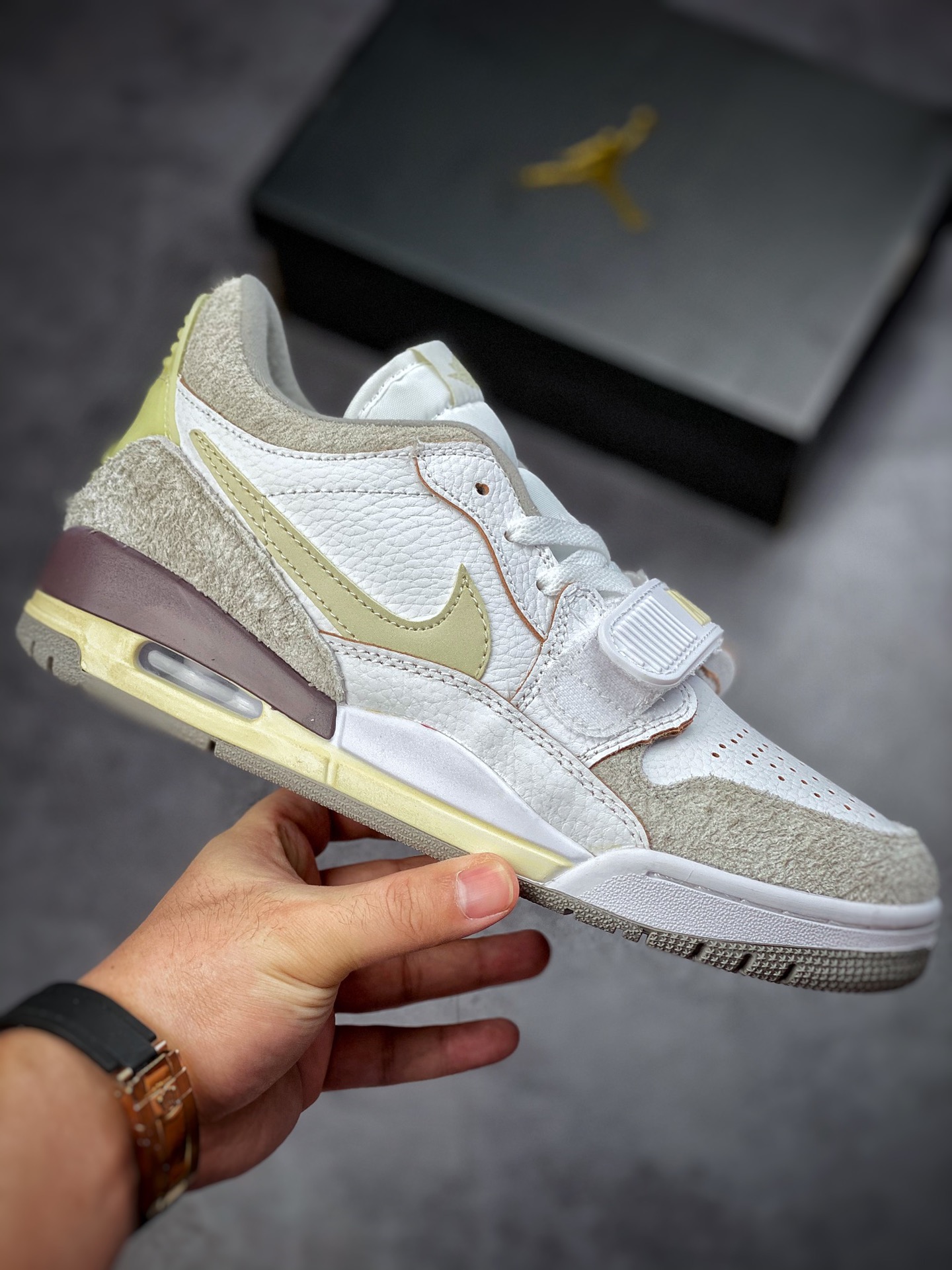 200 Air Jordan Legacy 312 米白灰 有着交错结合的设计DH3434-110
