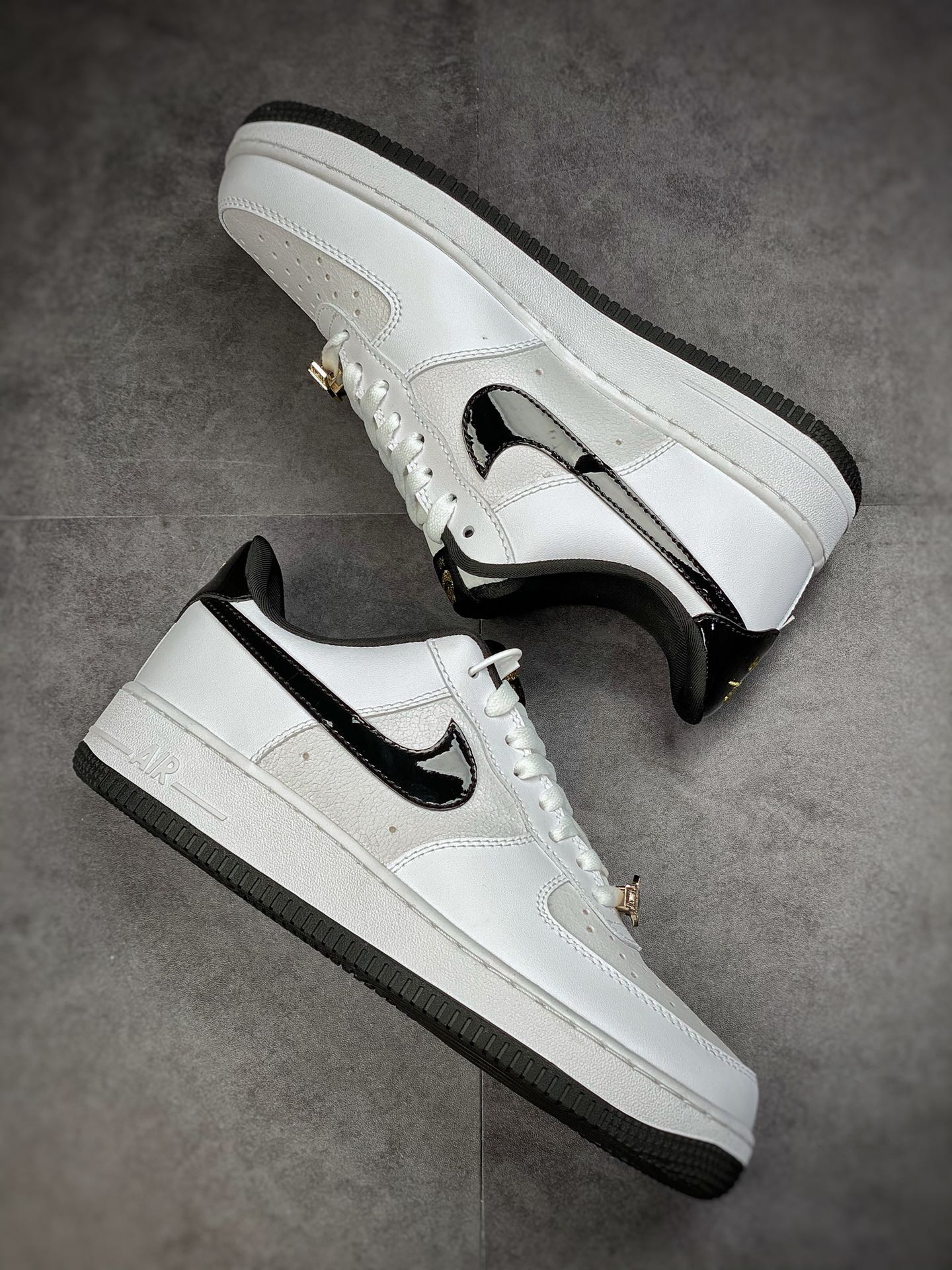 220 Nike Air Force 1 Low 07 白黑金世界冠军 DQ0300-100