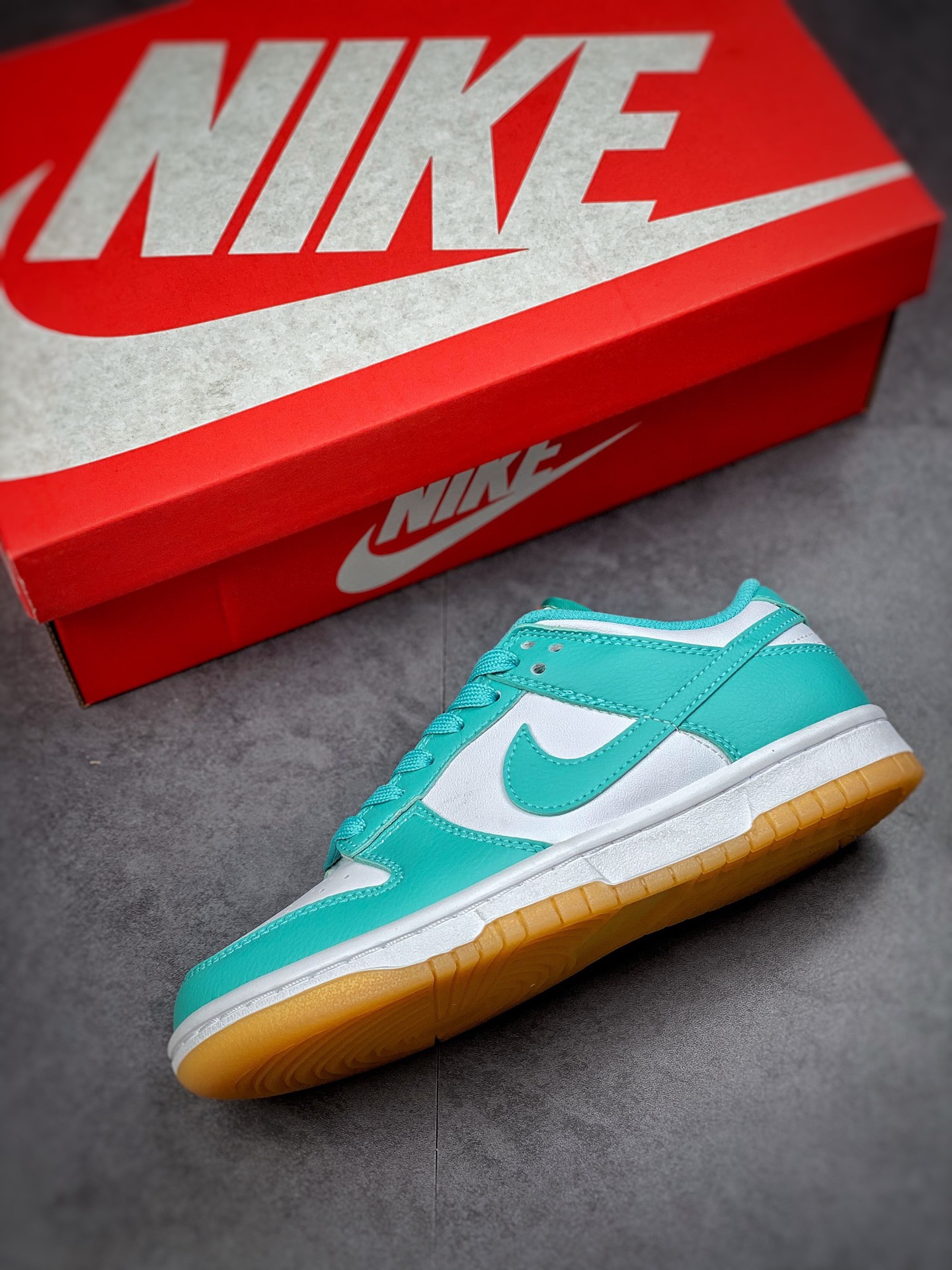 300 Nike Dunk SB Low 水鸭蒂芙尼 原装头层材料 DV2190-100