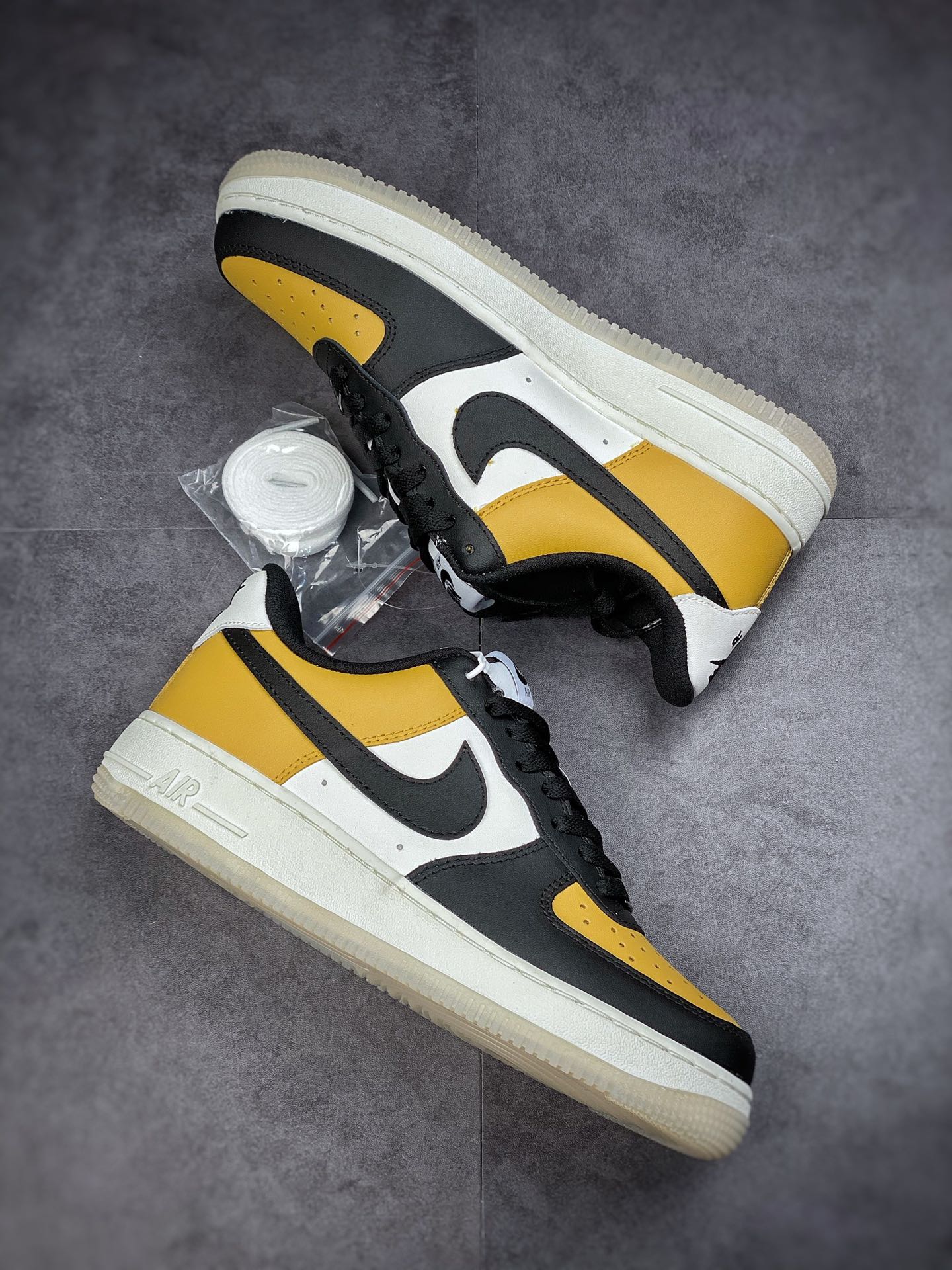 220 Nike Air Force 1 Low 07 米白黑黄 CJ8899-111