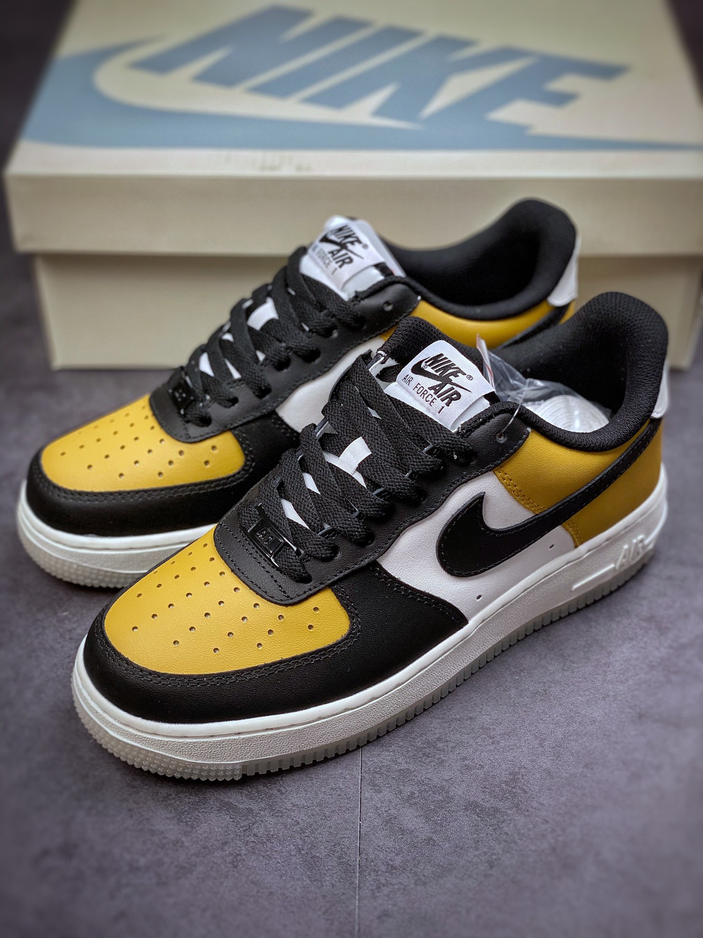 220 Nike Air Force 1 Low 07 米白黑黄 CJ8899-111