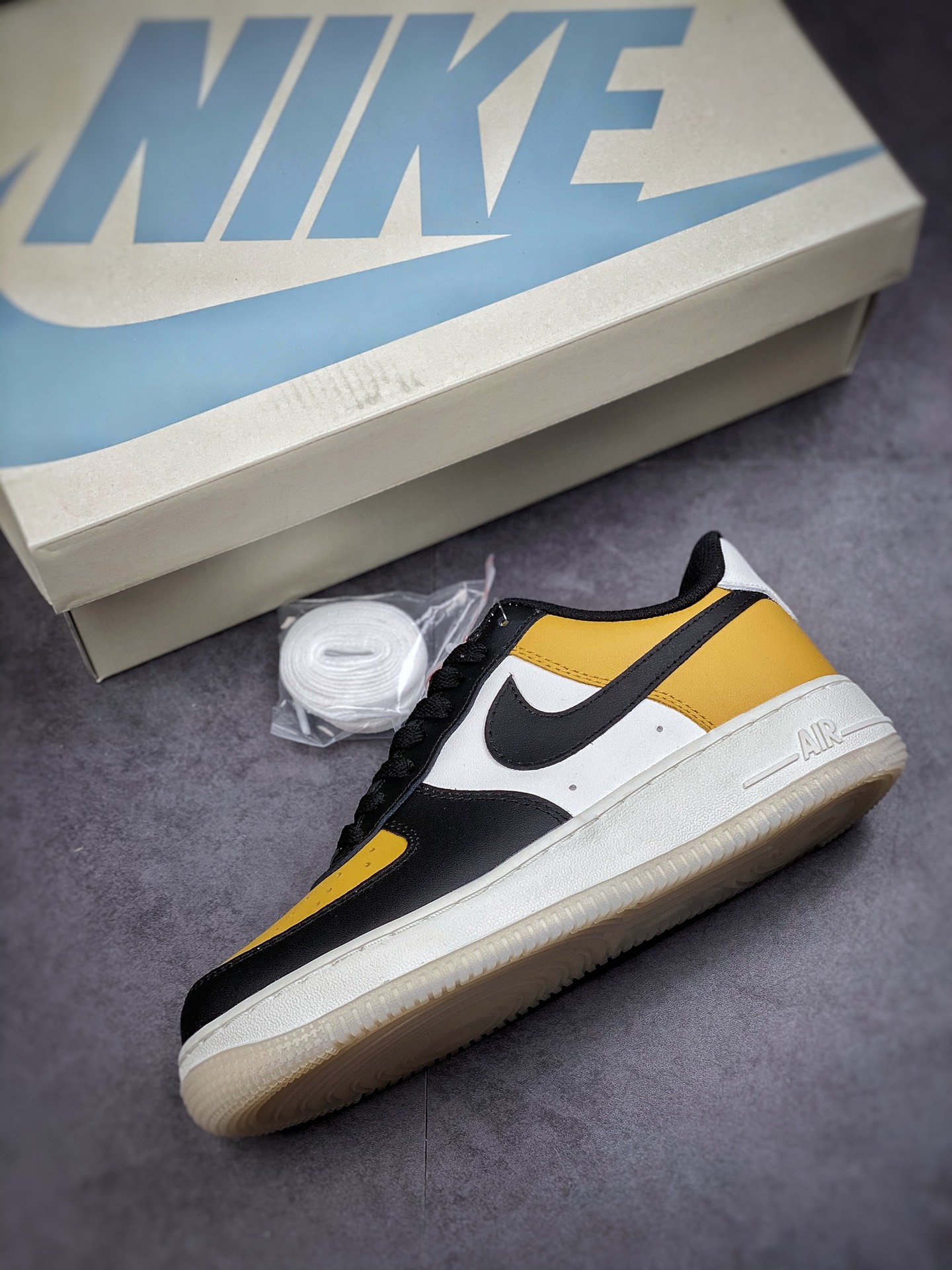 220 Nike Air Force 1 Low 07 米白黑黄 CJ8899-111