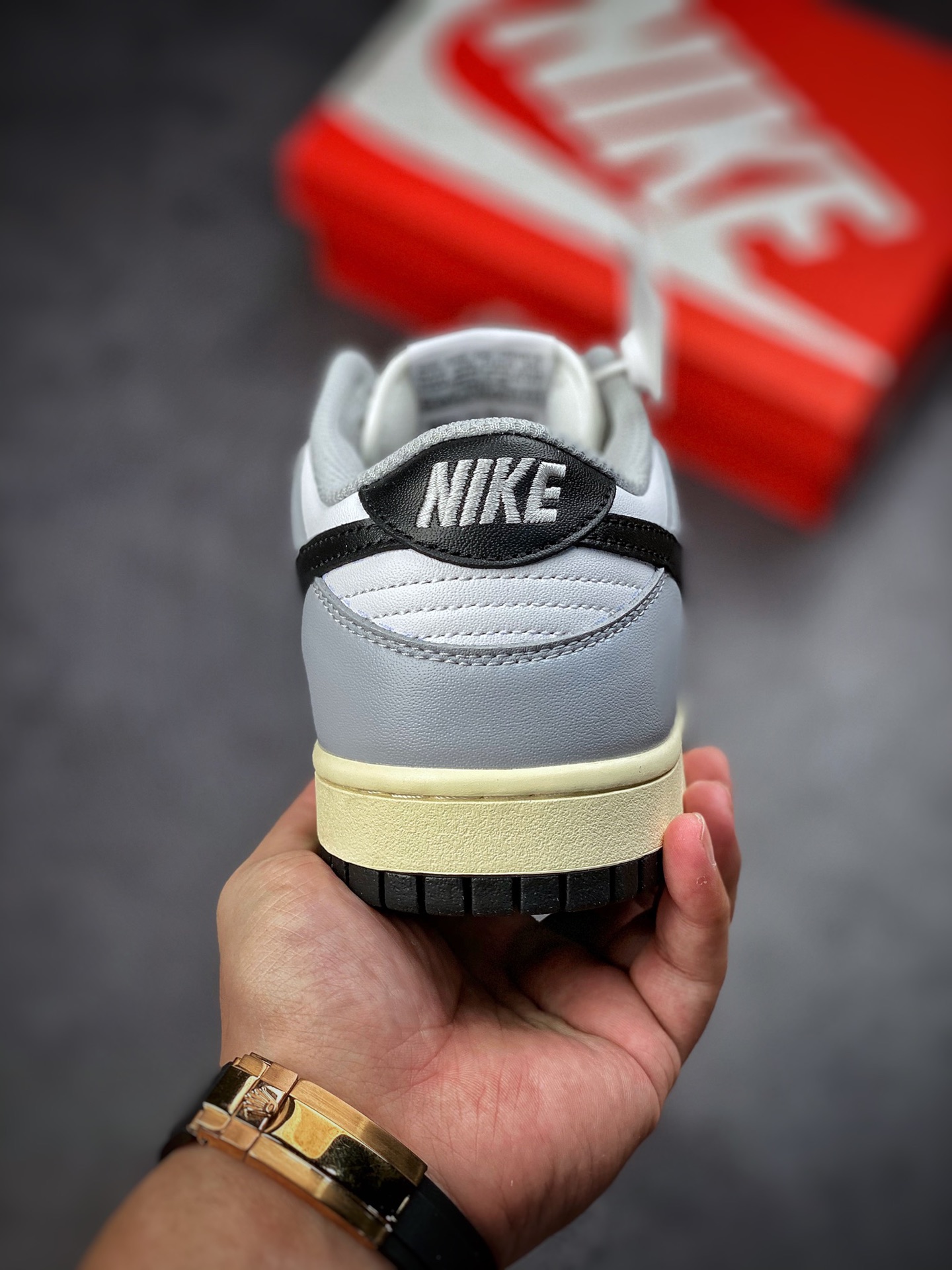 220 Nike Dunk Low WMNS “Light Smoke Grey” 浅烟灰 DD1503-117