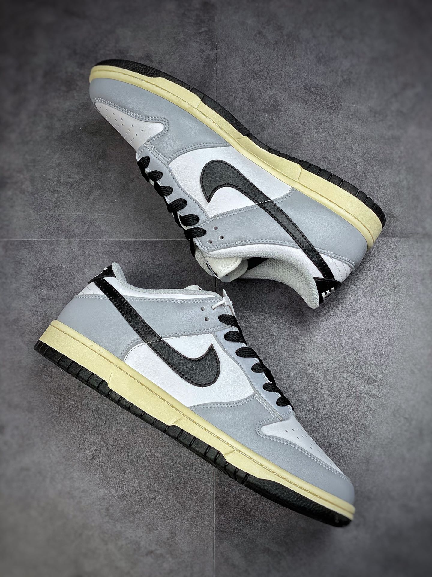 220 Nike Dunk Low WMNS “Light Smoke Grey” 浅烟灰 DD1503-117