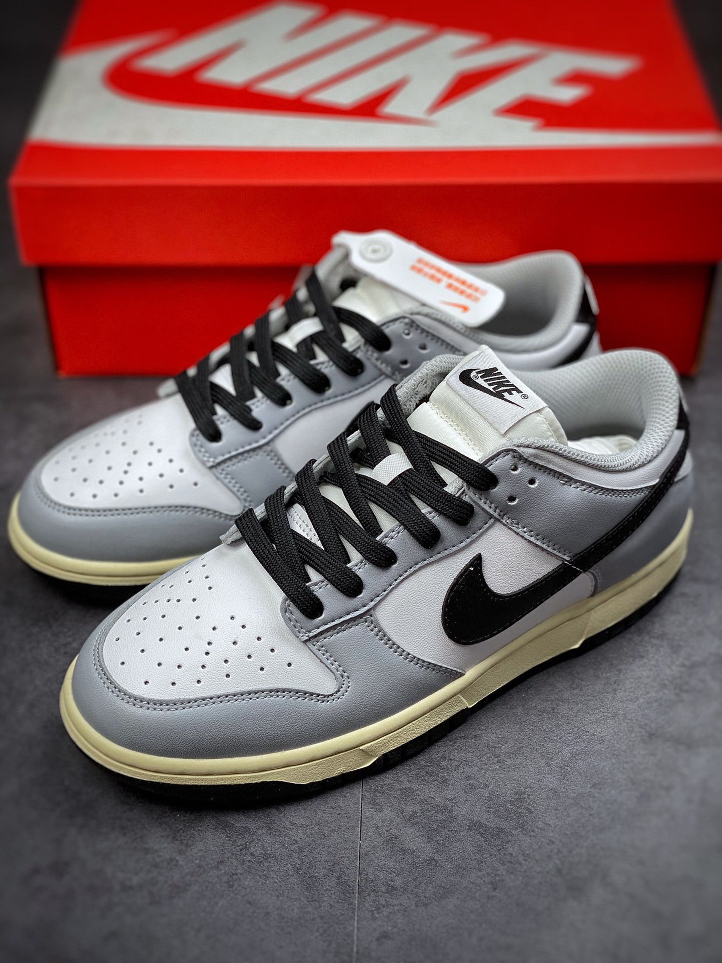 220 Nike Dunk Low WMNS “Light Smoke Grey” 浅烟灰 DD1503-117