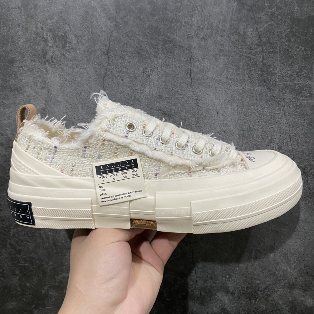 xVESSEL G.O.P. Low 吴建豪主理品牌 解构重叠厚底软木低帮硫化板鞋 小香风 原鞋数据开发 终端优势供应 当前市售最高版本 正确半贴合鞋标工艺 正确鞋头上翘整体楦型 紫外光变色效果 原厂12蛊司厚实舒适帆布面料 流苏做旧复古效果 支持NFC网页编码识别 升级厚实木塞内底 纯手工贴合多重围条硫化工艺 市售最强品质 实拍即所得 秒杀市场所有版本 随意对比 尺码:35 36 37 38 39 40 41 42 43 44 45-选品中心