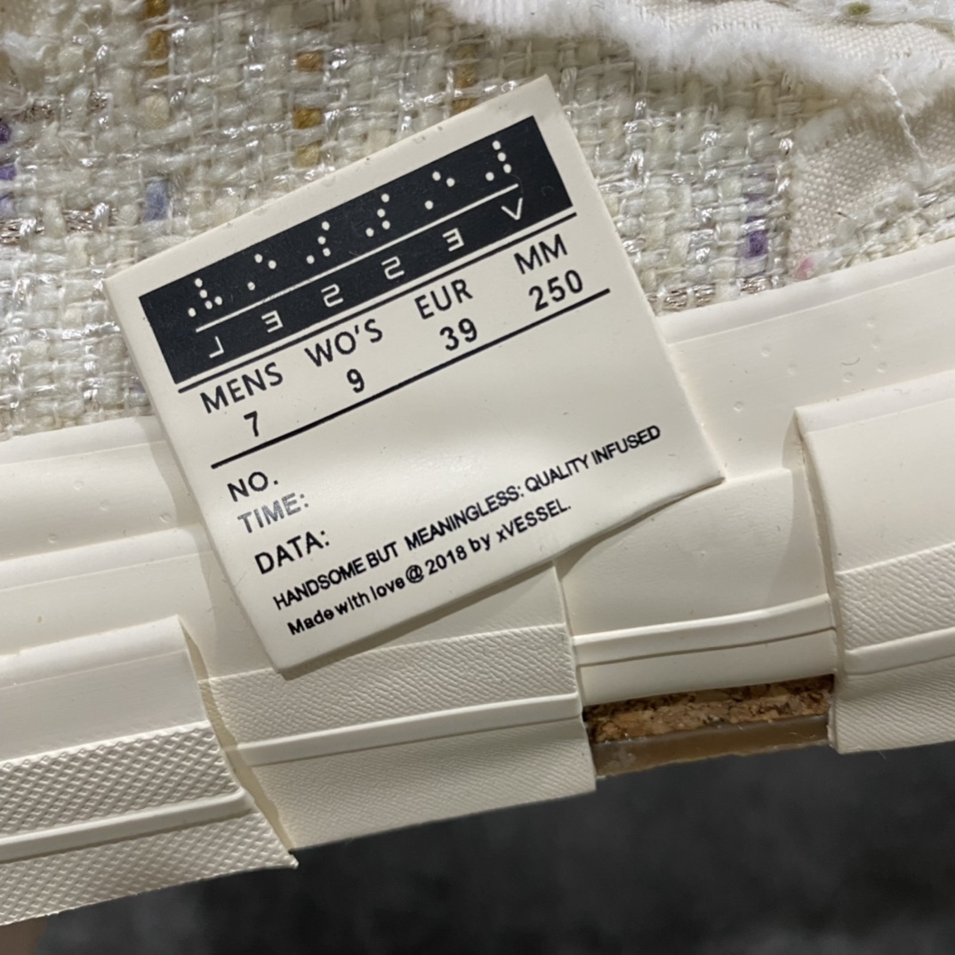 xVESSEL G.O.P. Low 吴建豪主理品牌 解构重叠厚底软木低帮硫化板鞋 小香风 原鞋数据开发 终端优势供应 当前市售最高版本 正确半贴合鞋标工艺 正确鞋头上翘整体楦型 紫外光变色效果 原厂12蛊司厚实舒适帆布面料 流苏做旧复古效果 支持NFC网页编码识别 升级厚实木塞内底 纯手工贴合多重围条硫化工艺 市售最强品质 实拍即所得 秒杀市场所有版本 随意对比 尺码:35 36 37 38 39 40 41 42 43 44 45-选品中心
