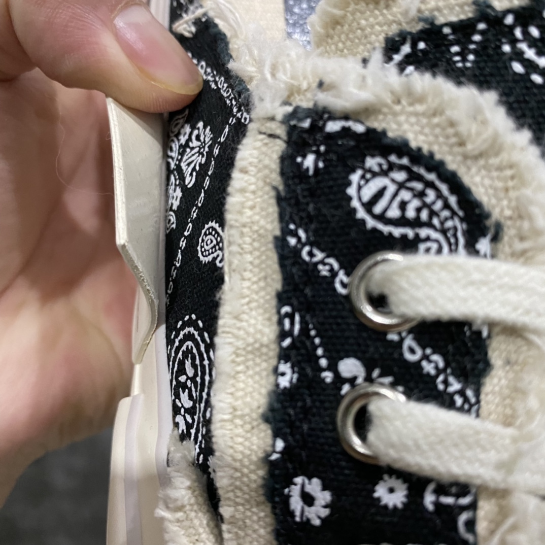 图片[3]-xVESSEL G.O.P. Low 吴建豪主理品牌 解构重叠厚底软木低帮硫化板鞋 腰果花半拖 原鞋数据开发 终端优势供应 当前市售最高版本 正确半贴合鞋标工艺 正确鞋头上翘整体楦型 紫外光变色效果 原厂12蛊司厚实舒适帆布面料 流苏做旧复古效果 支持NFC网页编码识别 升级厚实木塞内底 纯手工贴合多重围条硫化工艺 市售最强品质 实拍即所得 秒杀市场所有版本 随意对比 尺码：35 36 37 38 39 40 41 42 43 44 45-选品中心