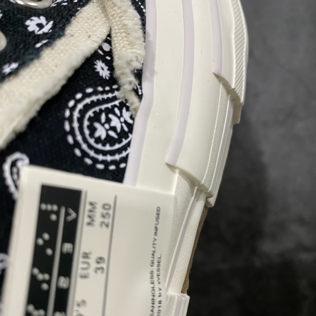 图片[7]-xVESSEL G.O.P. Low 吴建豪主理品牌 解构重叠厚底软木低帮硫化板鞋 腰果花半拖 原鞋数据开发 终端优势供应 当前市售最高版本 正确半贴合鞋标工艺 正确鞋头上翘整体楦型 紫外光变色效果 原厂12蛊司厚实舒适帆布面料 流苏做旧复古效果 支持NFC网页编码识别 升级厚实木塞内底 纯手工贴合多重围条硫化工艺 市售最强品质 实拍即所得 秒杀市场所有版本 随意对比 尺码：35 36 37 38 39 40 41 42 43 44 45-选品中心