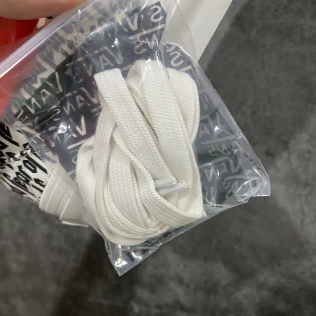 图片[5]-渠道纯原版本Fear Of God x Vans 万斯 Era 95 Reissue 恐惧上帝 FOG超限量联名 耗时两个月开发 原厂整套流水线代工出货 品质毋庸置疑 匠心打造 高端市场专供 懂货的老铁 拿在手上便知高低 尺码：35 36 36.5 37 38 38.5 39 40 40.5 41 42.5 43 44 44.5 45 46-选品中心