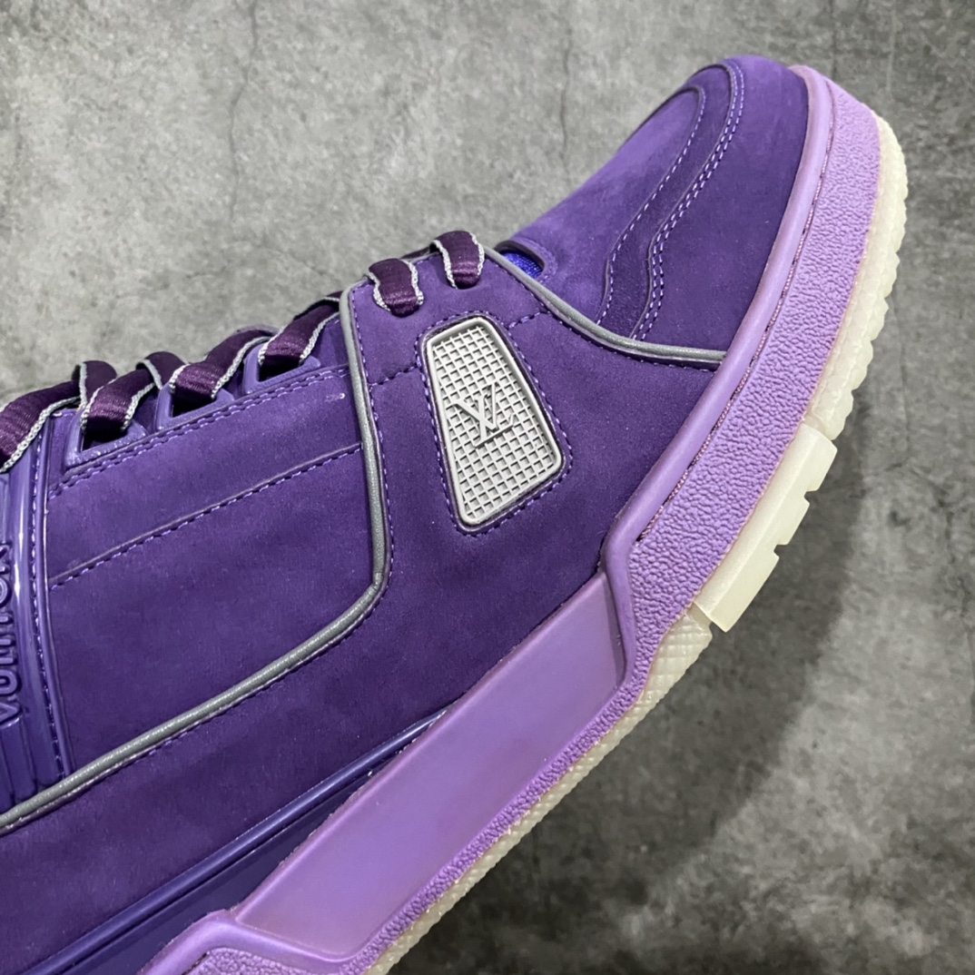 图片[6]-莞产最强版 LV Trainer 麂皮紫 广州顶级版本 细节实拍如下所见即所得 非莆田档口货 可随意对比细节鞋型 无需过多文案描述 所有细节均可对标正品 原厂鞋舌尺码标 正确烫金字体 鞋舌厚度柔软度同步正品 原厂织麦标 一针一线纹路均同步正品 原厂刺绣立体饱满同步正品 原厂烫金手写logo 立体饱满有光泽 鞋头原厂皮料细腻柔软 原厂魔术贴 纹路清晰 原厂数据 字体粗细 大小光泽度同步正品 原厂空胶工艺 并非开胶同步正品 原厂中底布 logo清晰 原厂工艺爆裂效果 自然不刻意 一个后跟足矣秒杀所有 尺码：36-45-选品中心