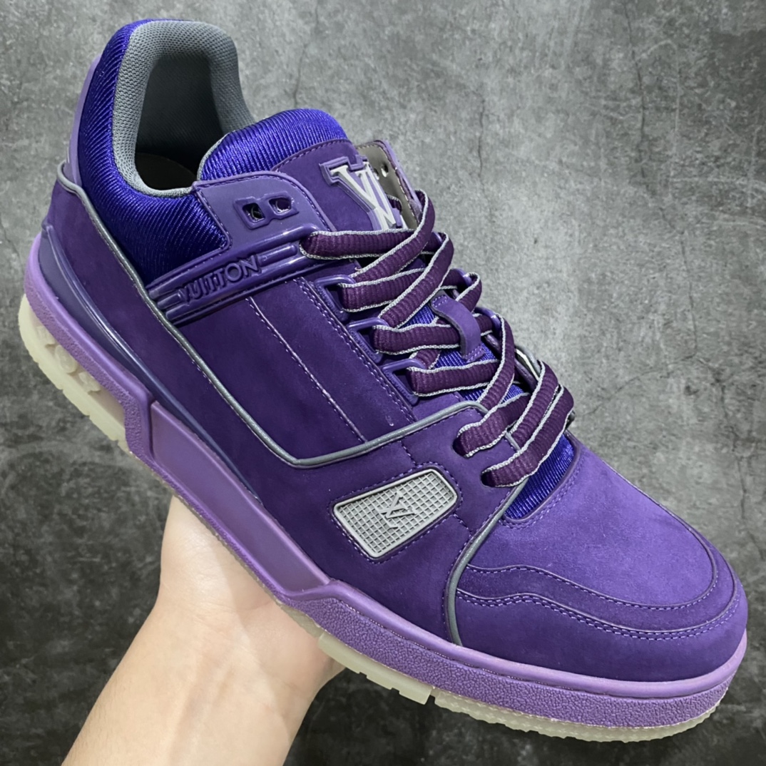 图片[3]-莞产最强版 LV Trainer 麂皮紫 广州顶级版本 细节实拍如下所见即所得 非莆田档口货 可随意对比细节鞋型 无需过多文案描述 所有细节均可对标正品 原厂鞋舌尺码标 正确烫金字体 鞋舌厚度柔软度同步正品 原厂织麦标 一针一线纹路均同步正品 原厂刺绣立体饱满同步正品 原厂烫金手写logo 立体饱满有光泽 鞋头原厂皮料细腻柔软 原厂魔术贴 纹路清晰 原厂数据 字体粗细 大小光泽度同步正品 原厂空胶工艺 并非开胶同步正品 原厂中底布 logo清晰 原厂工艺爆裂效果 自然不刻意 一个后跟足矣秒杀所有 尺码：36-45-选品中心