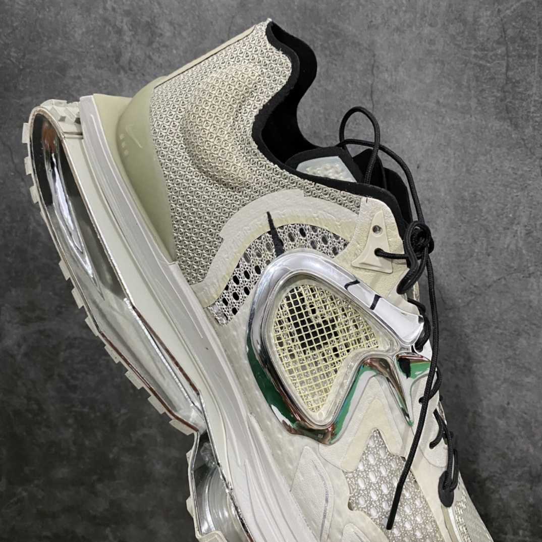 图片[8]-莞顶纯原版全码补货 未来战靴 重磅联乘 马修·M·威廉姆斯主理设计师品牌 Matthew M. Williams/MMW x Nike Zoom 004\”Stone\”004代机能坦克履带老爹厚底休闲运动跑步鞋 原楦原纸版数据开发版型 高韧度聚酯纤维针织轻盈透气鞋面材质 全掌TPU建构中板 中底嵌入双层EVA泡沫缓震物料 前掌嵌入两个Zoom Air纤维缓震单元 天价成本原档案8层模具组合鞋底 再次刷新大家对于鞋款外形的认知重型坦克硬核机能。 货号：CU0676-200 尺码：36 36.5 37.5 38 38.5 39 40 41 42 42.5 43 44 44.5 45-选品中心