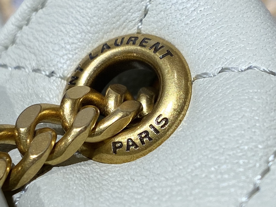 YSL 𝐌𝐢𝐧𝐢 𝐍𝐨𝐥𝐢𝐭𝐚 复古翻盖包 672738白色