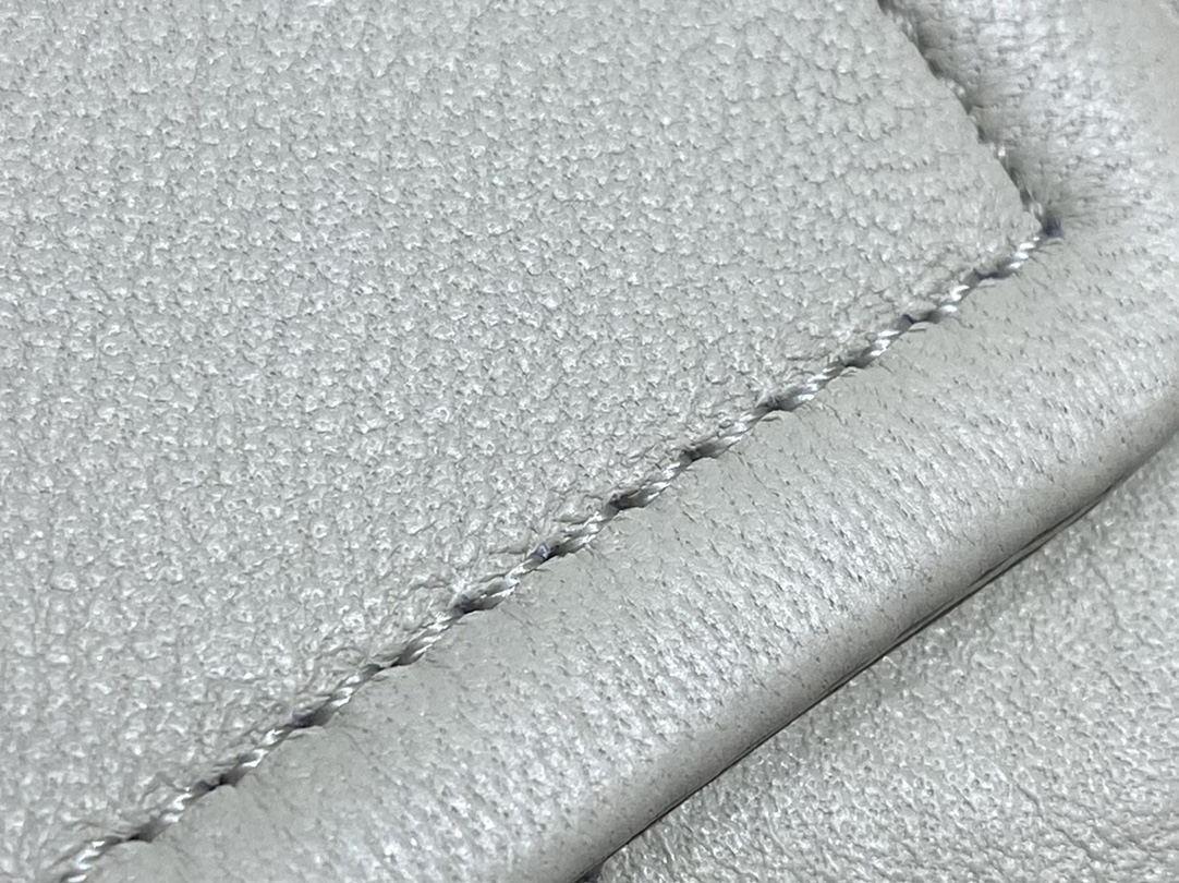 YSL 𝐌𝐢𝐧𝐢 𝐍𝐨𝐥𝐢𝐭𝐚 复古翻盖包 672738白色