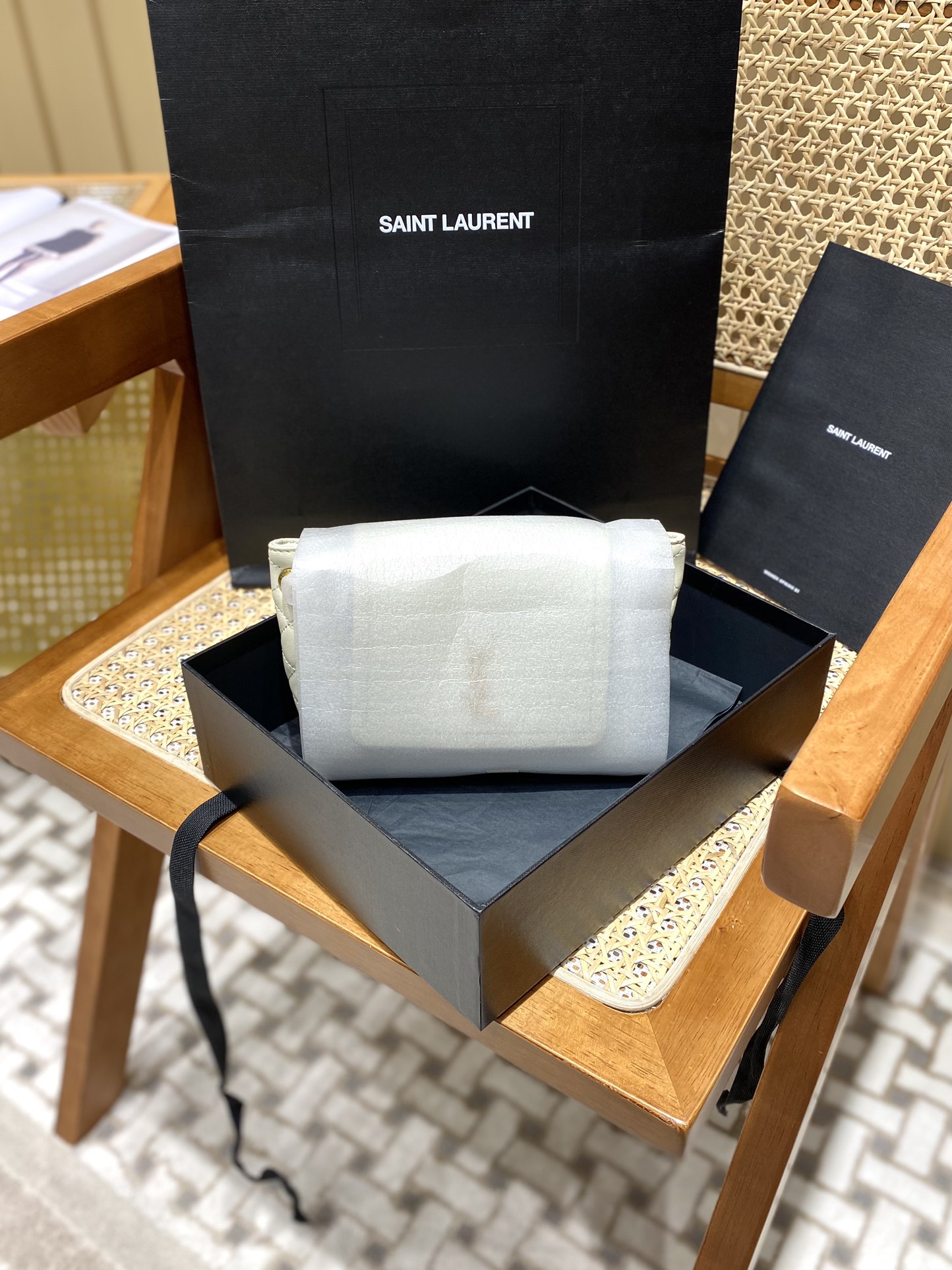 YSL 𝐌𝐢𝐧𝐢 𝐍𝐨𝐥𝐢𝐭𝐚 复古翻盖包 672738白色