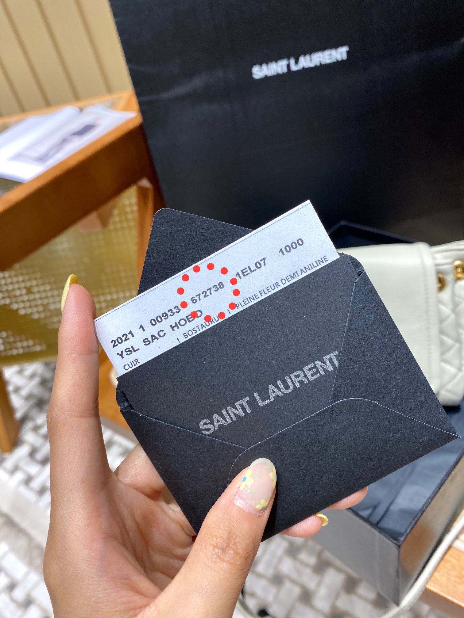 YSL 𝐌𝐢𝐧𝐢 𝐍𝐨𝐥𝐢𝐭𝐚 复古翻盖包 672738白色