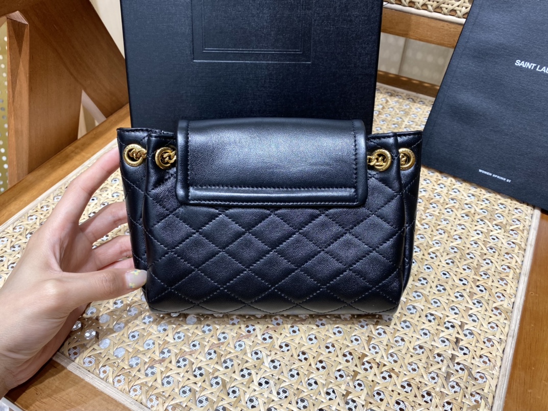YSL 𝐌𝐢𝐧𝐢 𝐍𝐨𝐥𝐢𝐭𝐚 复古翻盖包 672738黑色