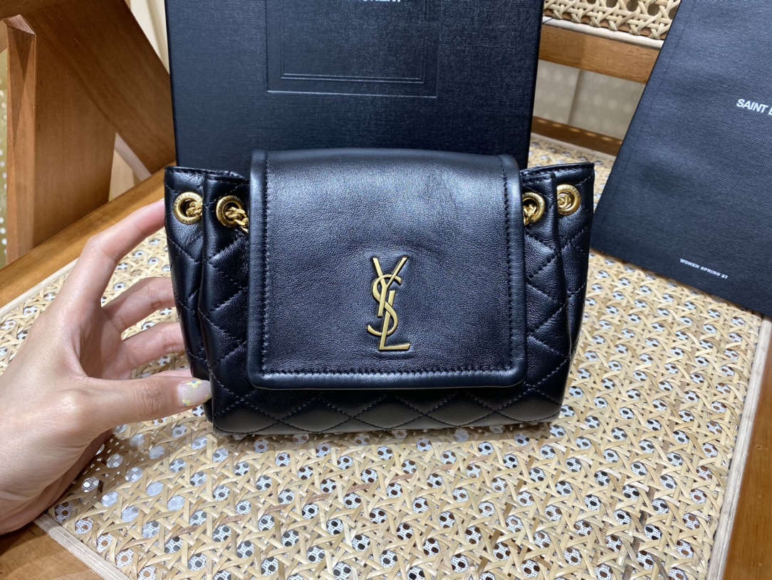 YSL 𝐌𝐢𝐧𝐢 𝐍𝐨𝐥𝐢𝐭𝐚 复古翻盖包 672738黑色