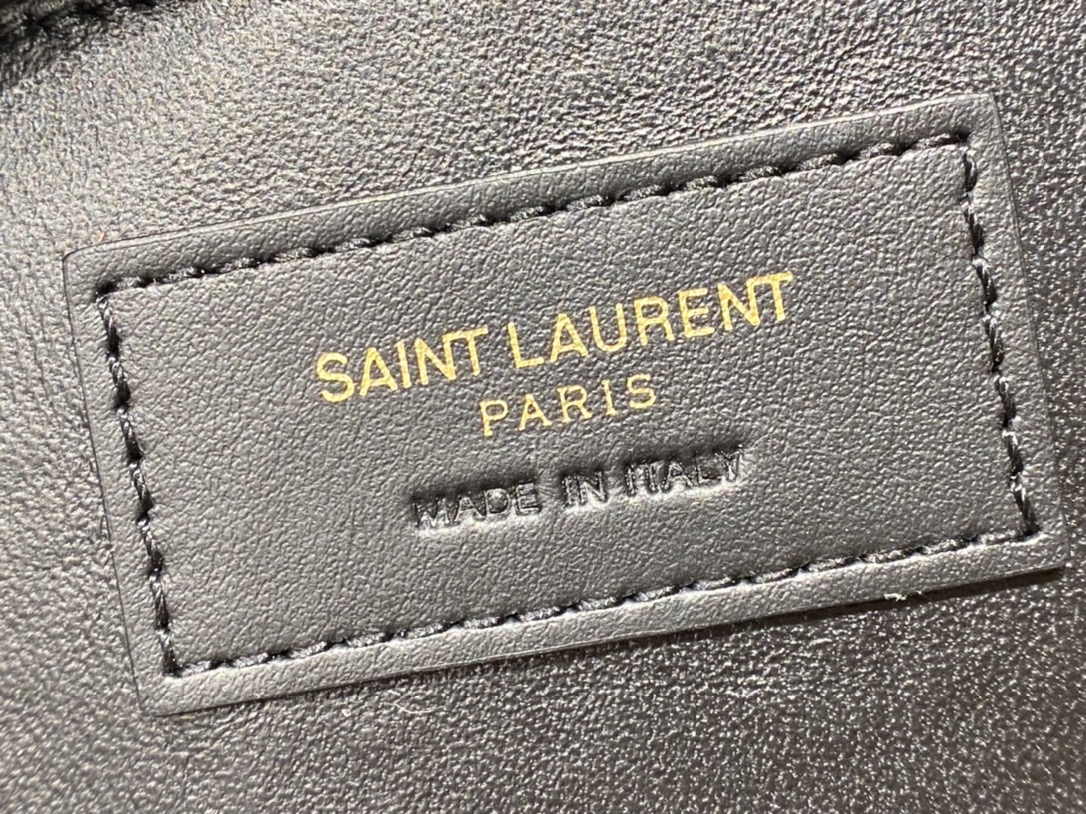 YSL 𝐌𝐢𝐧𝐢 𝐍𝐨𝐥𝐢𝐭𝐚 复古翻盖包 672738黑色