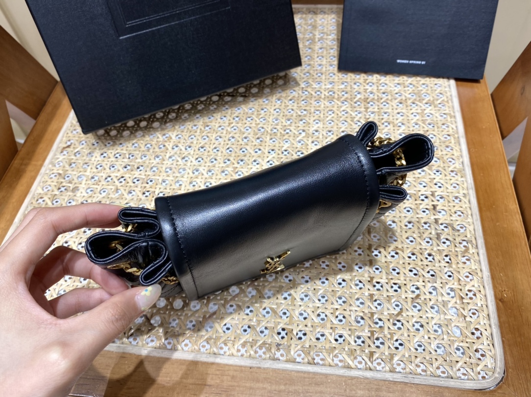 YSL 𝐌𝐢𝐧𝐢 𝐍𝐨𝐥𝐢𝐭𝐚 复古翻盖包 672738黑色