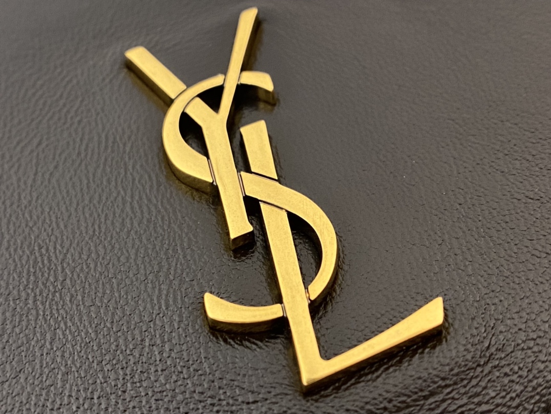 YSL 𝐌𝐢𝐧𝐢 𝐍𝐨𝐥𝐢𝐭𝐚 复古翻盖包 672738黑色