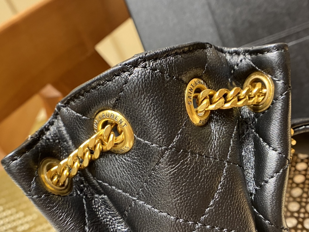 YSL 𝐌𝐢𝐧𝐢 𝐍𝐨𝐥𝐢𝐭𝐚 复古翻盖包 672738黑色