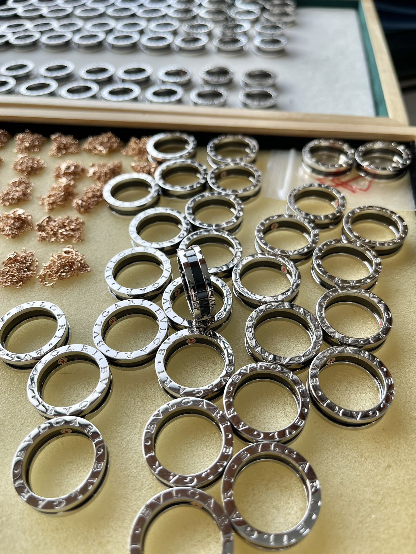 Bvlgari 宝格丽 小红人戒指