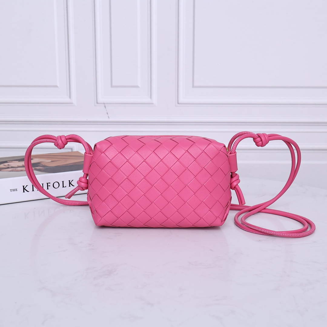Bottega Veneta 小羊皮 编织 斜挎迷你手袋