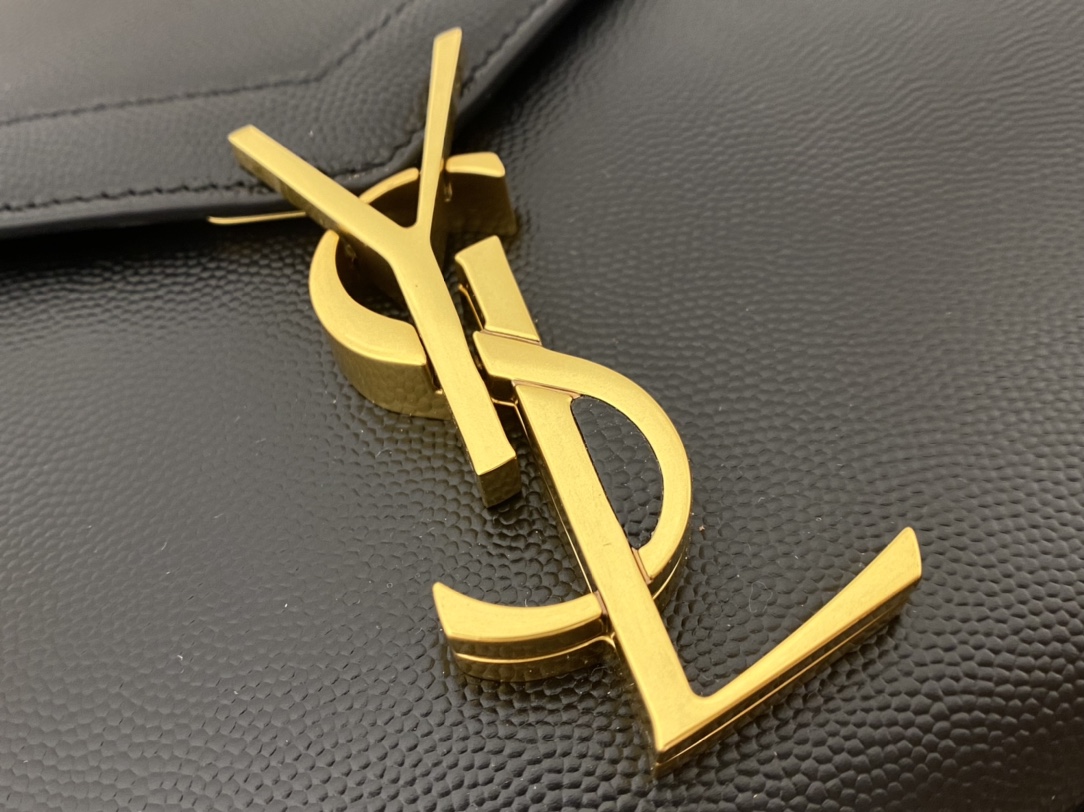 Saint Laurent Ysl CASSANDRA鱼子酱纹手拎包 578000黑色