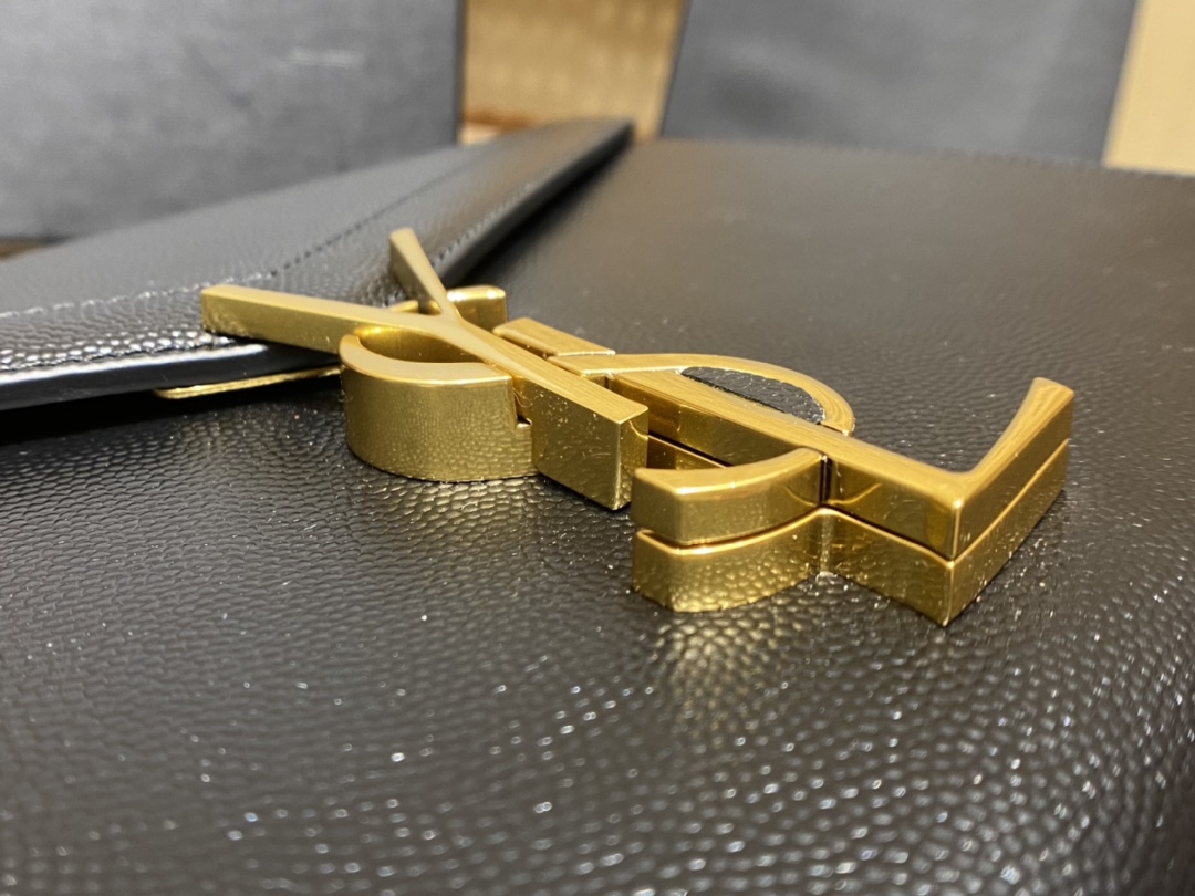 Saint Laurent Ysl CASSANDRA鱼子酱纹手拎包 578000黑色