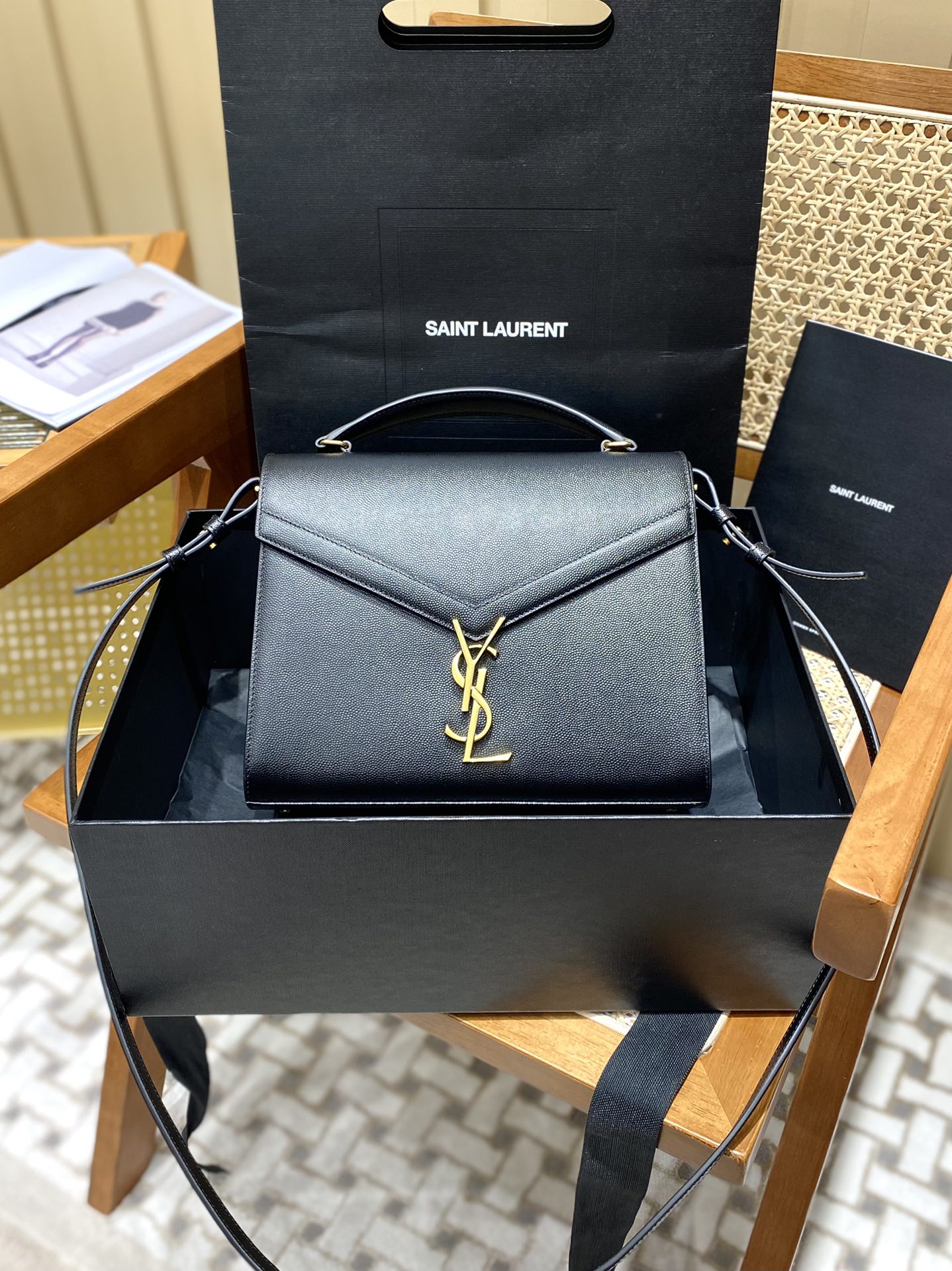 Saint Laurent Ysl CASSANDRA鱼子酱纹手拎包 578000黑色